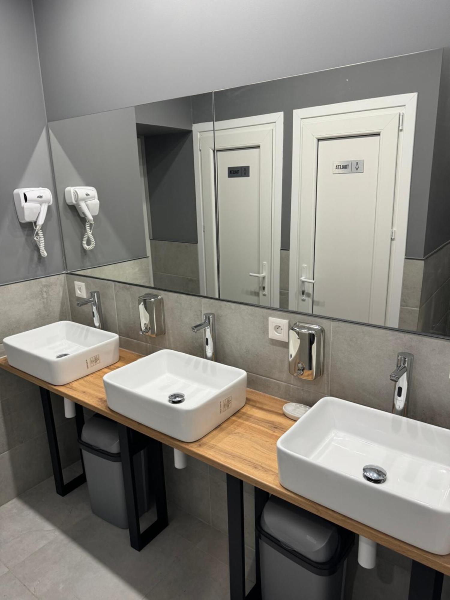Green Hostel Katowice - 24H Parking Luaran gambar